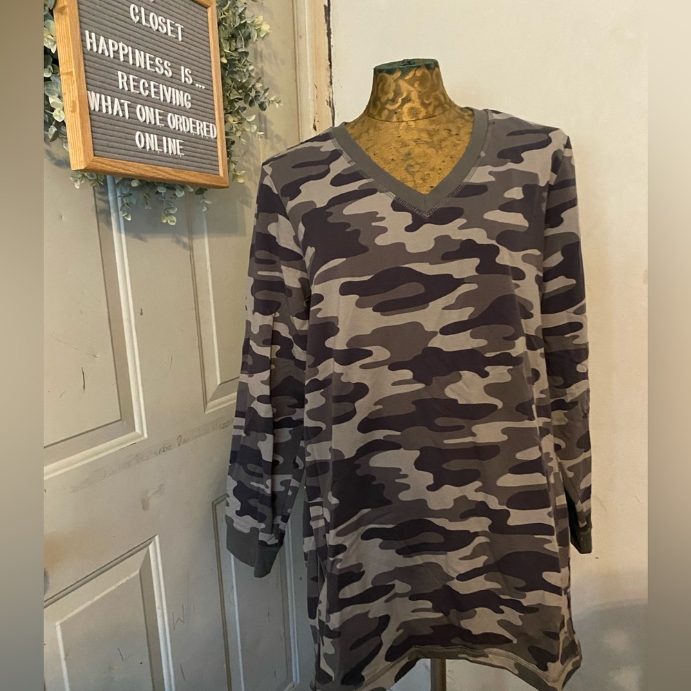 Denim and Co Active Grey and Black Camo Knit Tunic Size XL